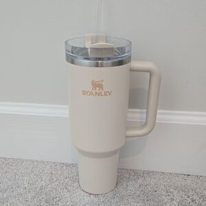 Stanley Cream Tumbler with Handle